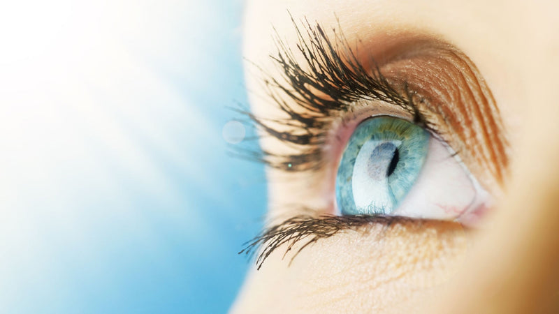 image-of-eye-looking-at-the-sky